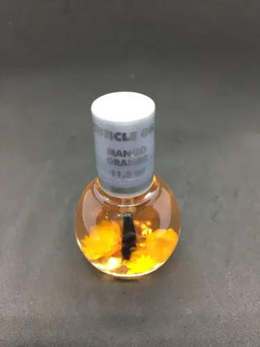 mango.jpg  Oliwka do skórek i paznokci mango orange 11,5 ml